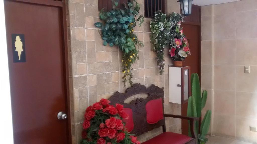 Hostal Iquique Lima Room photo