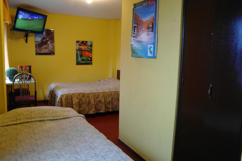 Hostal Iquique Lima Exterior photo