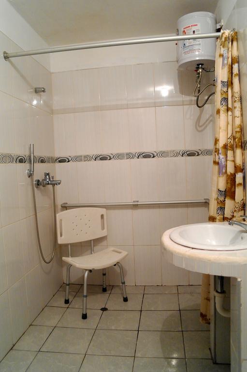 Hostal Iquique Lima Exterior photo