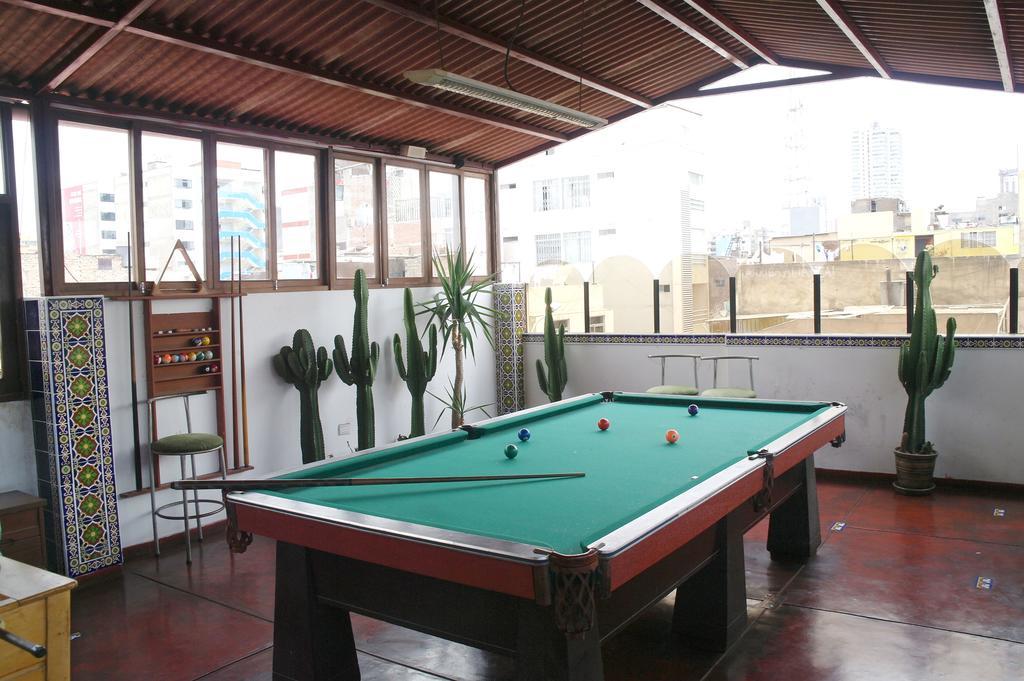 Hostal Iquique Lima Exterior photo