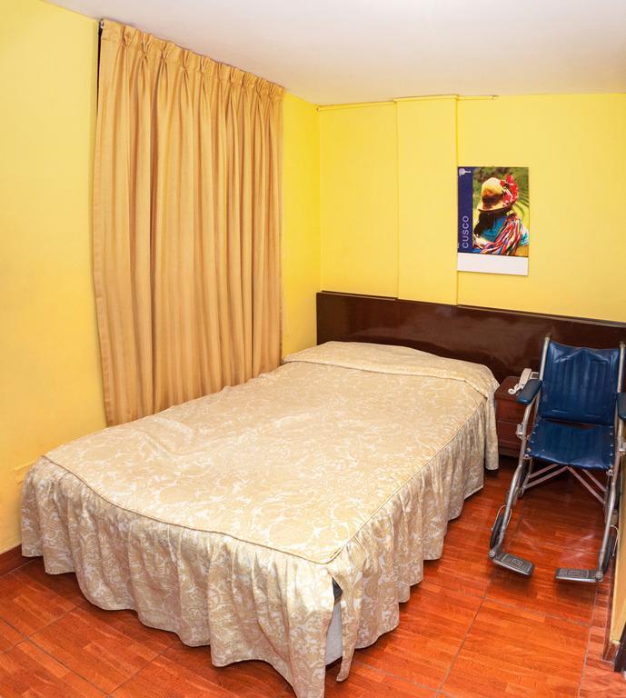 Hostal Iquique Lima Exterior photo
