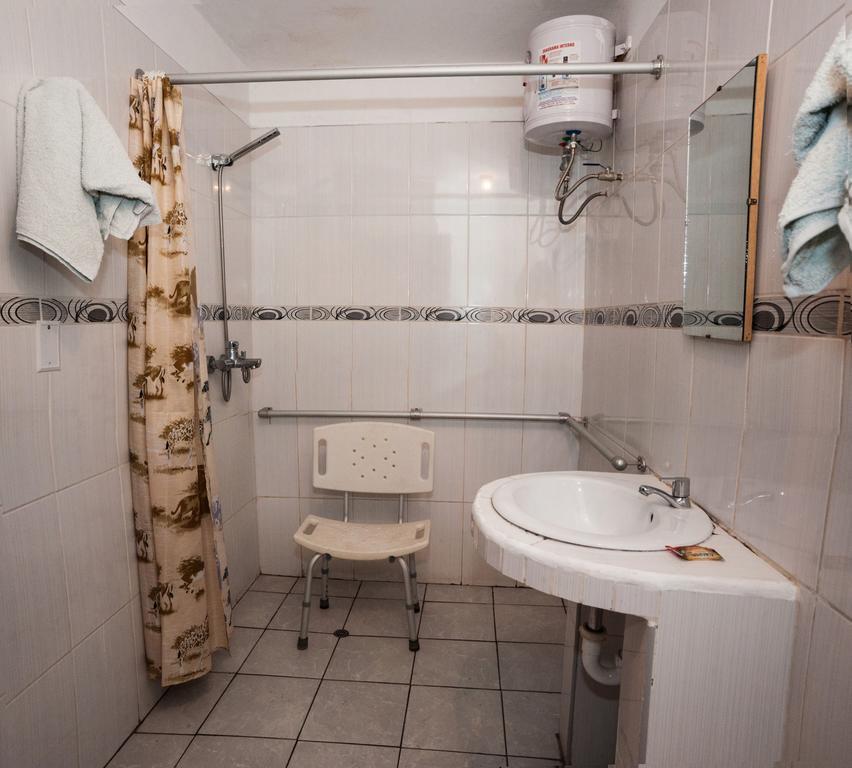 Hostal Iquique Lima Exterior photo